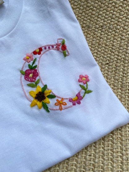 T-SHIRT “INIZIALE FLOREALE”
